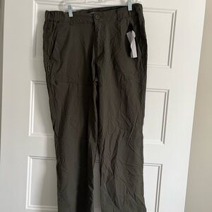 Craghoppers Green Cargo Pants Versatile Outdoor Wear